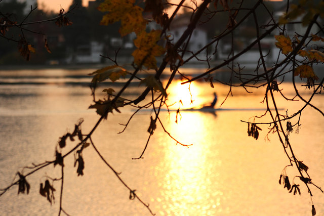 Dem Winter und dem Sonnenuntergang entgegen