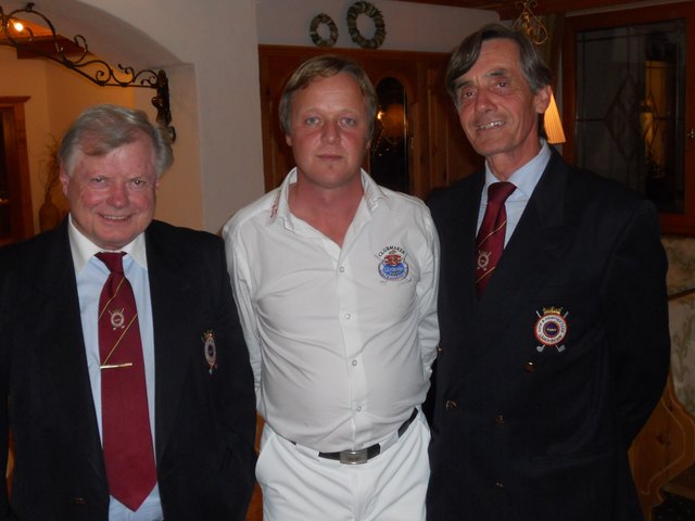 GCC-Präsident Martin Unterrainer, Manager Gerhard Pühringer und Vize-Präsident Dr. Franz Pistoja können sich über eine erfolgreiche Golfsaison mit 52 Turnieren am GCC Lärchenhof freuen