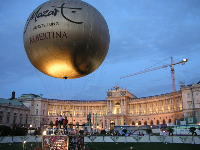 In Wien " In die Luft gehen "
