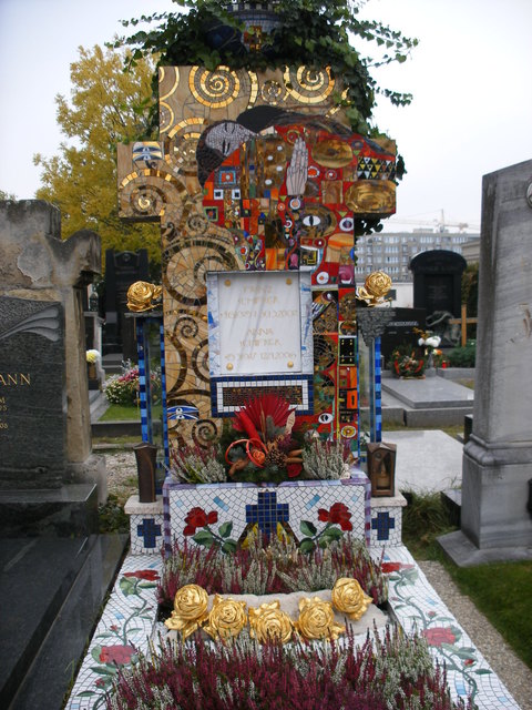 Künstlerische Hommage an Gustav Klimt- auch am Friedhof
