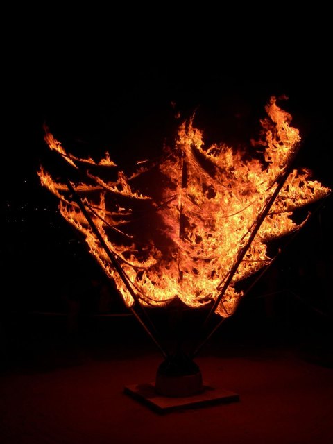 Weihnachtsfeuer am Karlsplatz