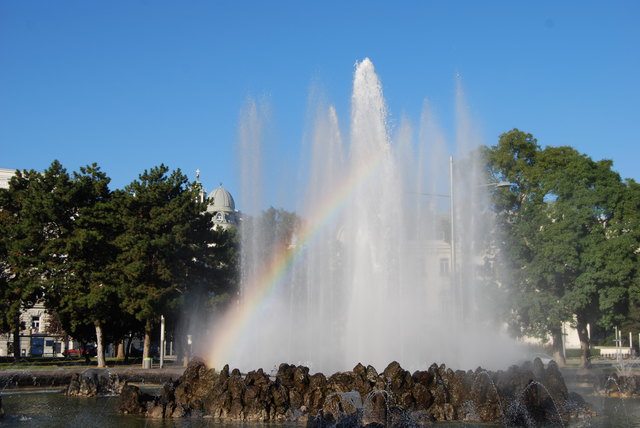 Regenbogen am Schwarzenbergplatz
