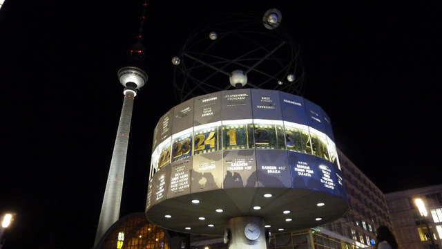 Alexanderplatz mit Fernsehturm und Weltzeituhr