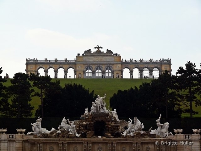 Schönbrunn, Neptunbrunnen mit Gloriette