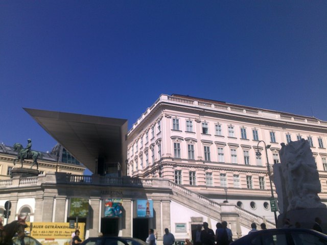 Alt trifft neu. Vergangenheit und Zukunft. (Wien 1010)