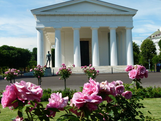 theseus tempel im volksgarten