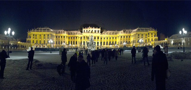 Schloß Schönbrunn am Abend
