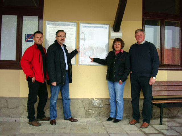Betonen die Bedeutung der Nebenbahn bis Sulz: Markus Amon, Ernst Friedel, Karin Renner und Adi Wimmer. | Foto: privat