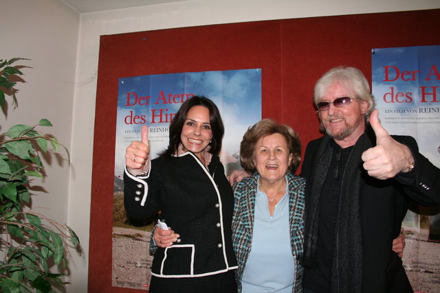 Kinobesitzerin Anny Mayer-Schönberger (Mitte) mit Reinhold Bilgeri und dessen Gattin Beatrice.