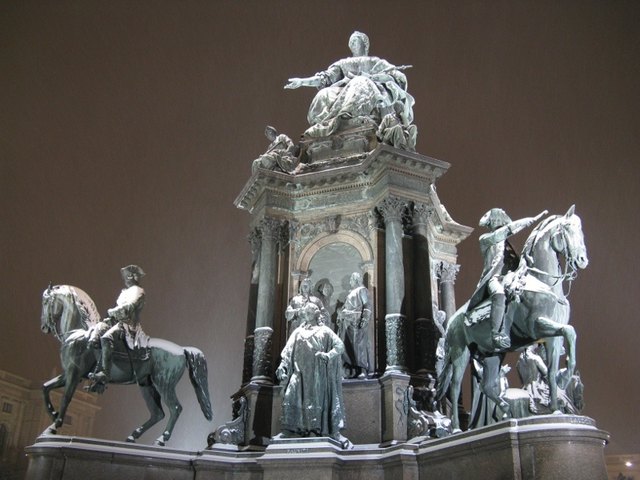 Maria Theresia Denkmal am 19.12.2009