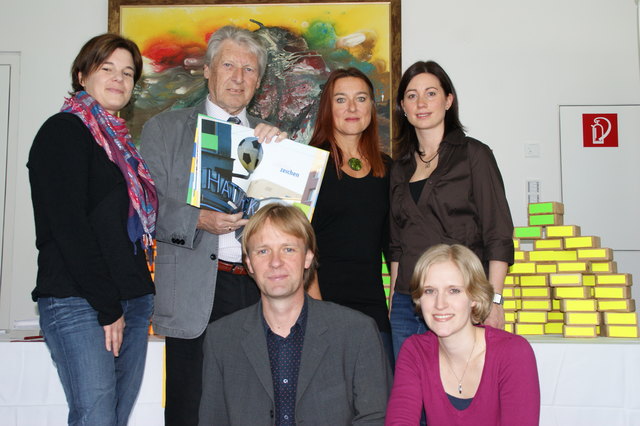 Herausgeber Petra Burgstaller, Sylvia Hovdar, Petra Nagenkögel, Thomas Schuster, Sarah Untner mit Autor Gottfried Grilnberger.