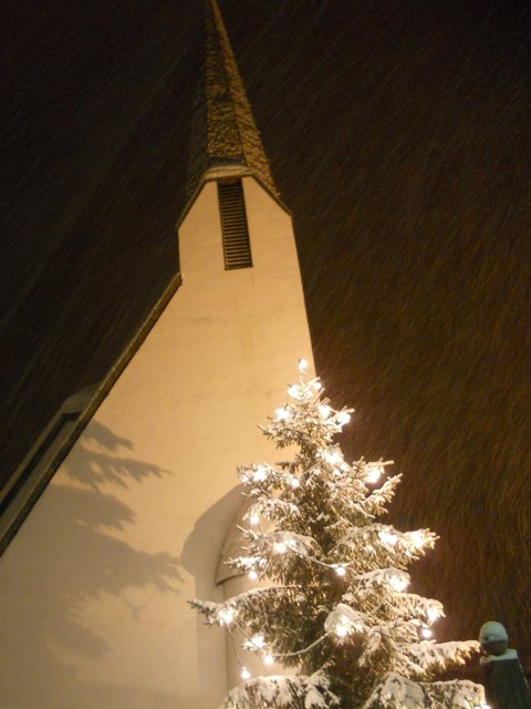 „Weihnachtlich gsunga und gspuid“ wird am Sonntag, 11. Dezember ab 19.30 Uhr in der Clemens-Holzmeisterkirche in Erpfendorf