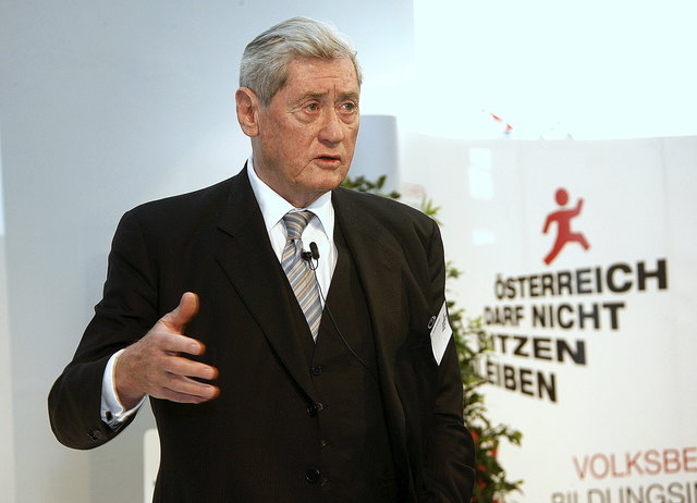 Die 100.000 Unterschriftenmarke hat Hannes Androsch erreicht. Nun liegt die Handlungscausa beim Parlament.