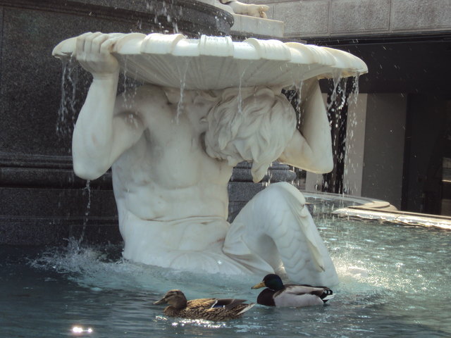 Brunnen vorm Parlament