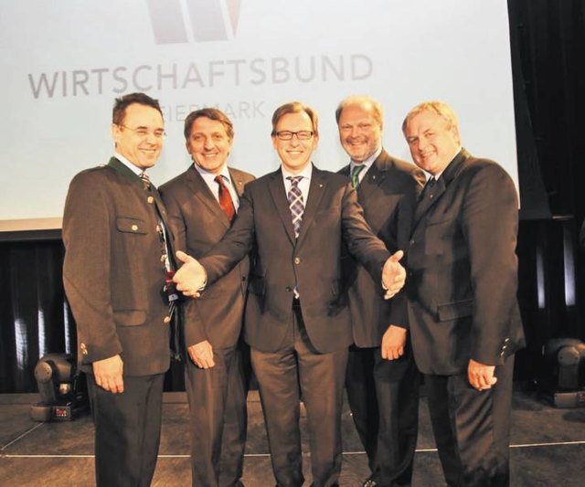 Ein deutliches Votum für den wiedergekürten Landesgruppenobmann des VP-Wirtschaftsbundes, Christian Buchmann.          Fotos: WOCHE