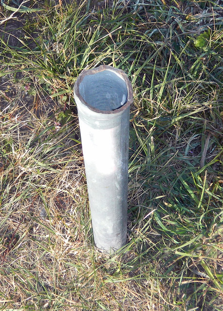 Kantige Eisenstangen am Bahnhofsweg in Aldrans Foto(c)Skamen