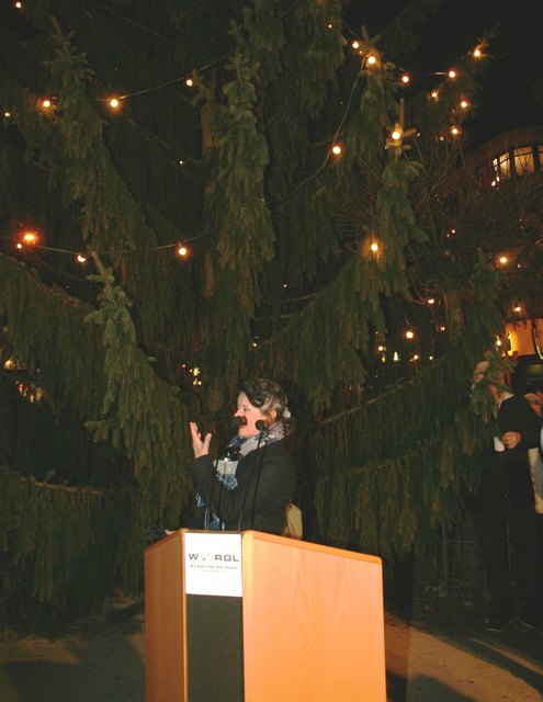 "Baum leuchte" von Bgmin Hedi Wechner.