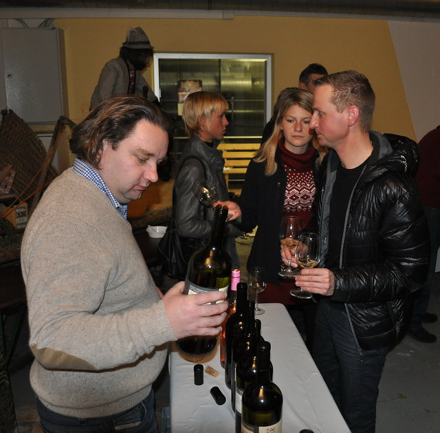 Martin Moser vom Weingut Moser links im Bild