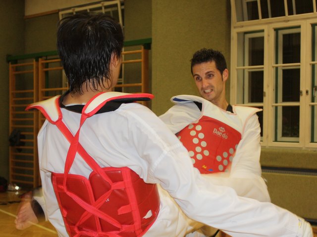 Mit harten Trainingseinheiten in Österreich, Deutschland und in der Türkei bereitet sich der 2-fache Taekwondo-Vize-Europameister Manuel Mark (re.) auf das Olympia-Qualifikationsturnier in Russland vor