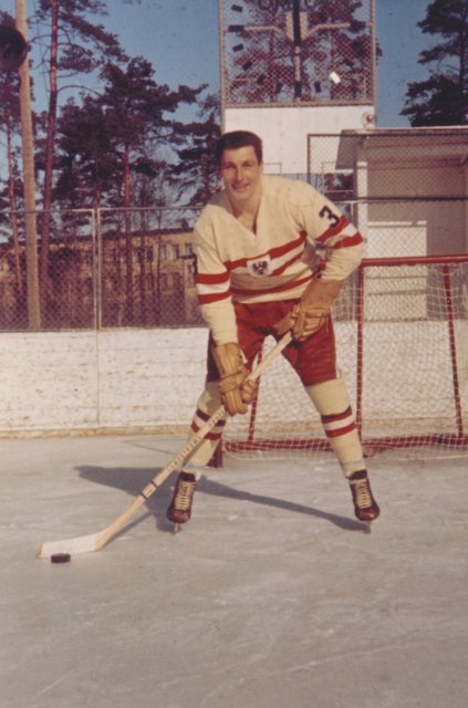 Hermann Knoll bei der Eishockeyweltmeisterschaft in Schweden im Jahre 1959