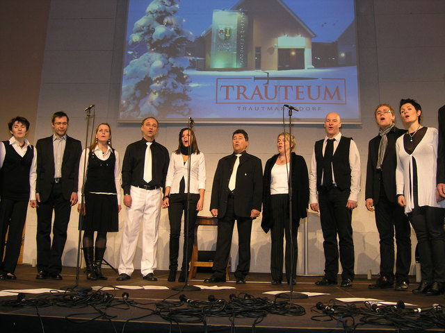 Feierliche Stimmung beim Adventkonzert mit Solid Voices im Trauteum.
