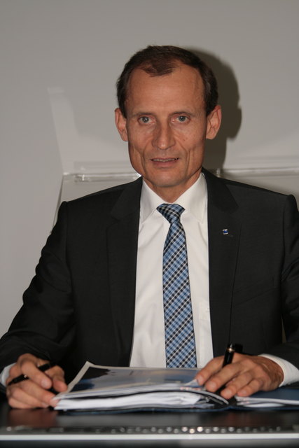 Hypo-Vorstand Markus Jochum beruhigt die Kunden und auch die Mitarbeiter.