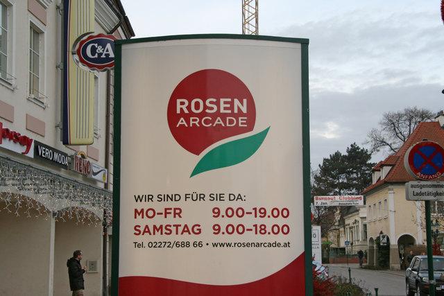 Am letzten Einkaufssamstag vor Weihnachten waren bereits vormittags alle Parkplätze besetzt.