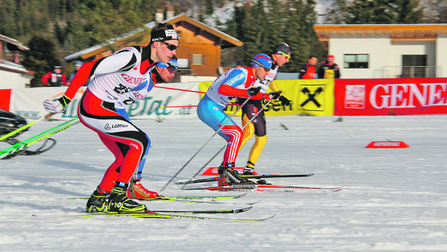 Markus Bader (li.) war erneut beim Continental Cup in St. Ulrich im Renneinsatz. | Foto: Medienpark/Egger