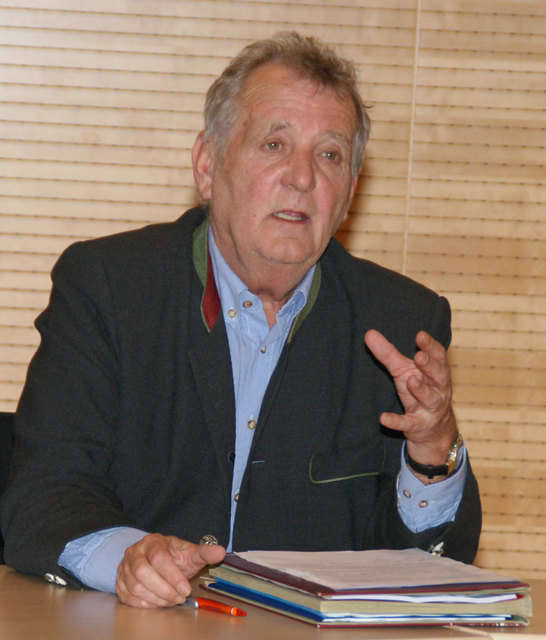 Hans Krüger: „Anifer sollen ihren Strom aus gemeindeeigenen Photovoltaikanlagen beziehen können.“