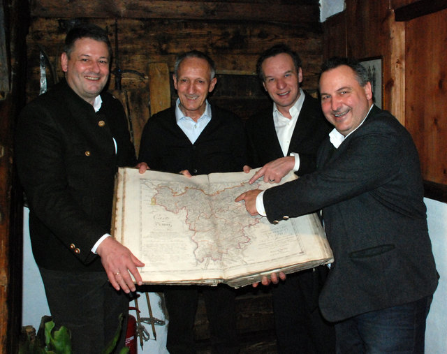 Sehen Tirol in einer wichtigen historischen Rolle in Europa. Von links: EU-Ratsdirektor DI Andrä Rupprechter, Ex-Formel 1-Pilot und Holzindustrieller Hans Binder, Eu-Konsulent Dr. Hannes Ausserladscheiter und Martin Reiter.