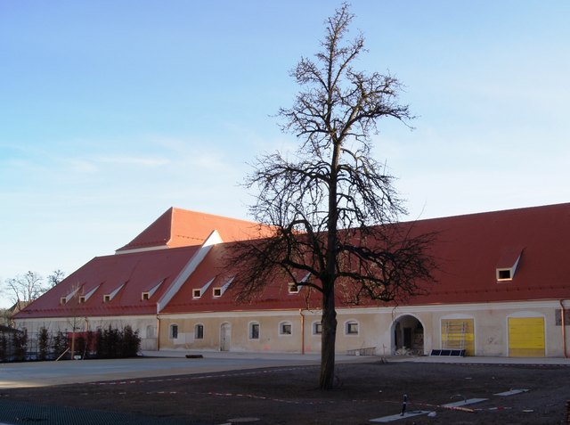 Der Brauereitrakt des Schlosses Ranshofen.
