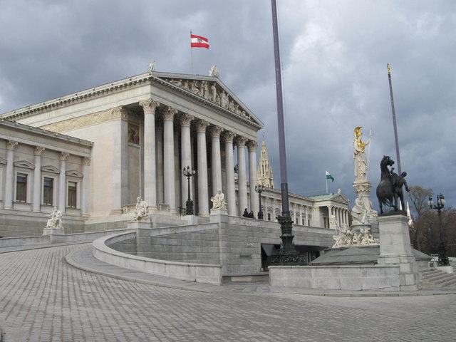 Das Parlament, ein Bauwerk des Architekten Theophil Hansen im 1. Wiener Bezirk
