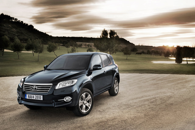 Den Toyota RAV4 gibt es mit aktivem Allradantrieb oder auch als reinen Fronttriebler. | Foto: Toyota