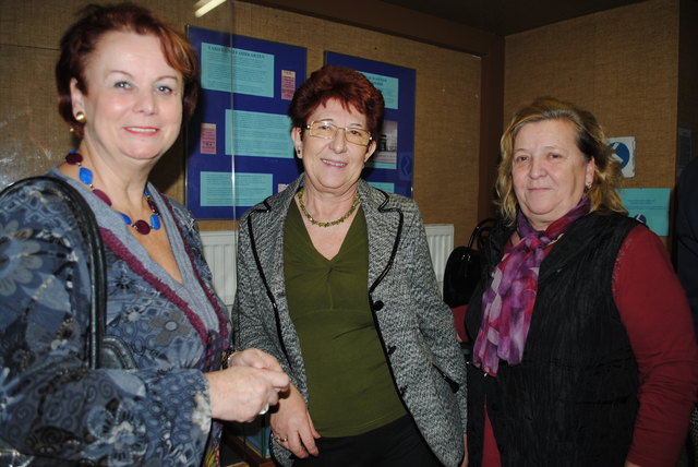 Das Waldmüllerzentrum war bei der Vernissage zu „50 Jahre Schnellbahn“ im Bezirksmuseum Favoriten gut vertreten: Frau Roswitha, Frau Renate und Frau Anni!