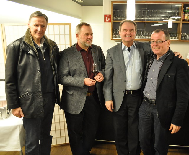 Firmenchef Herbert Empl 2.von rechts mit weiteren Mitgliedern des Lionsclub Zillertal