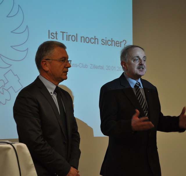 Präsident Dipl HTL Ing H.W. Demetz rechts im Bild mit Oberst Walter Pupp