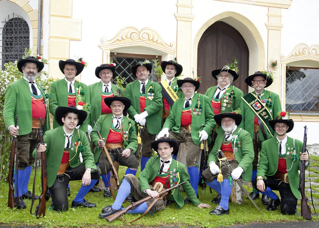 Der "alte und neue" Vorstand der Schützenkompanie Telfs. | Foto: Bild: Die Fotografen