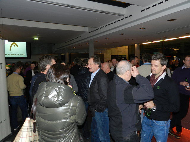 Skiikone Franz Klammer im Gespräch mit den geladenen Gästen beim Head-Event im Kaisersaal