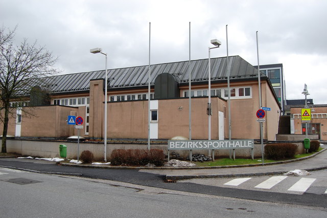 Die Schärdinger Bezirkssporthalle ist seit 1988 in Betrieb –und schon ziemlich in die Jahre gekommen. Doch eine Generalsanierung wird es auf absehbare Zeit nicht geben.
