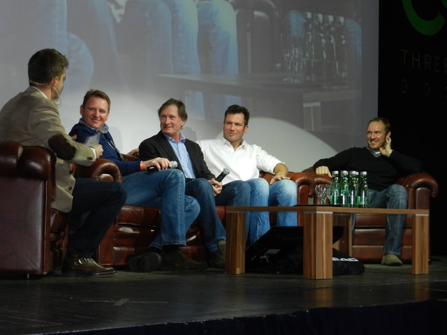 Die Skistars Patrick Ortlieb, Franz Klammer, Hannes Trinkl und Hermann Maier wurden von ORF-Sportreporter Oliver Polzer bei der Head-Produktpräsentation im St. Johanner Kaisersaal  interviewt