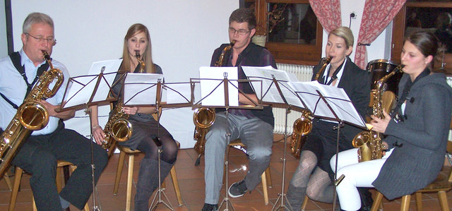 Das Sax-Quintett mit Paul Kinberger, Silvia Staflinger, Daniel Mayr, Eva Hutterer und Barbara Penninger umrahmte die Jahresabschlussfeier. | Foto: Strohbach