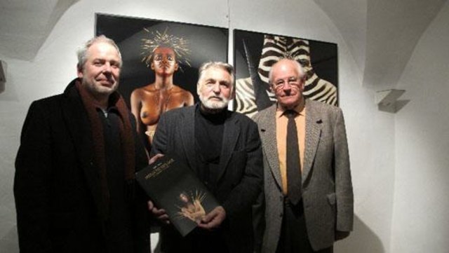 Vernissage “Menschenbilder” im Rabalderhaus: V.l. Kulturstadtrat Martin Schwarz, Aussteller und Autor Prof. Gert Chesi, Obmann Dr. Otto Larcher. Fotos: Lorenzetti