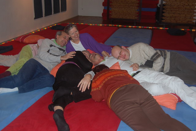 Bei den Kuschelparties geht es um berühren und berührt werden.