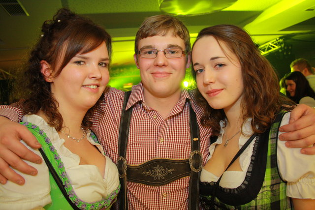 Sandra Maderegger aus Lengau, Florian Kainz aus Perwang und Maria Moser aus Lengau