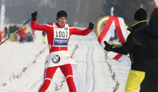 Martin Sutter, der Klassik-Kaiser 2012, nimmt die goldenen Lorbeeren entgegen