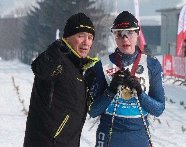 Stiller Triumph: Sigi Joast mit der Siegerin über 28km, Alexandra Svoboda (Ruhpolding)