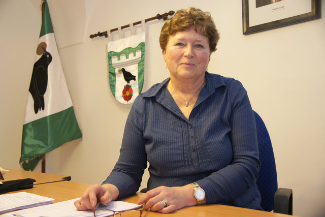 Bürgermeisterin Regina Houšková wünscht sich, dass ihre Gemeinde vernünftig aufblüht und sich Bewohner und Gäste wohlfühlen.