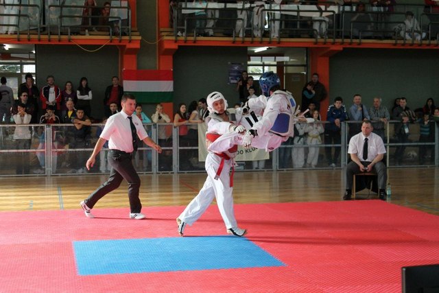 Magomed Tapuev (blau)