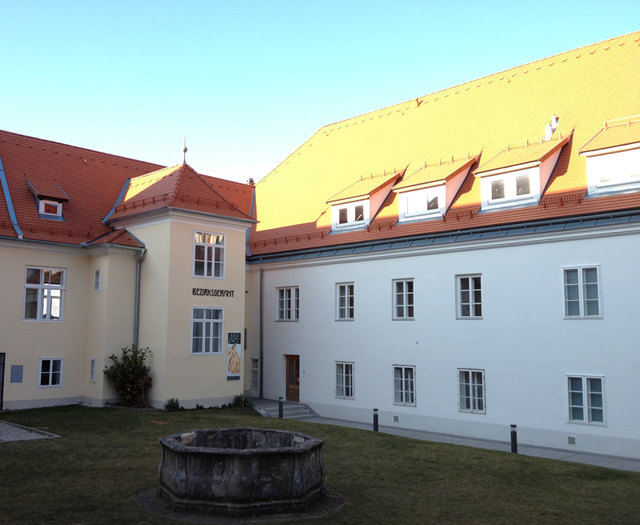 Im Gebäudekomplex des „Altes Gerichtsgebäudes“  wäre genug Platz für das Bezirksgericht Purkersdorf.