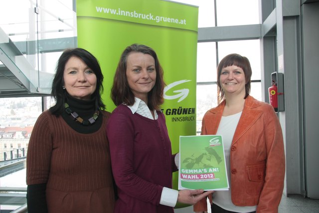 GRin Uschi Schwarzl, StRin Sonja Pitscheider und GRin Renate Krammer-Stark präsentierten das Programm. | Foto: privat